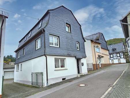 Seitliche Vorderansicht - Einfamilienhaus in 55756 Herrstein mit 159m² kaufen