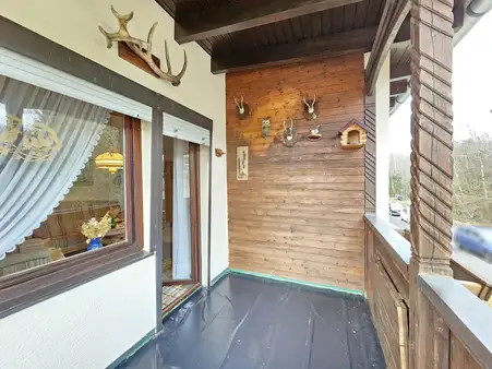 Große Eigentumswohnung im Landhausstil