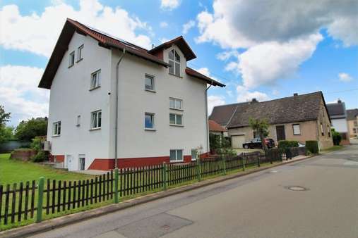 Außenansicht - Zweifamilienhaus in 55765 Birkenfeld mit 285m² kaufen