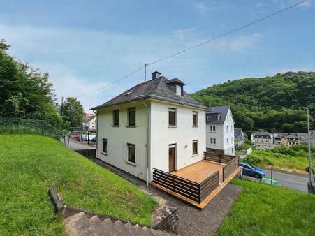 Außenansicht - Einfamilienhaus in 55743 Idar-Oberstein mit 119m² kaufen