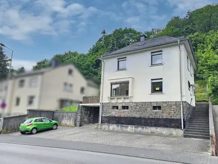 Einfamilienhaus in verkehrsgünstiger Lage