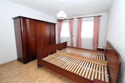 Schlafzimmer - Einfamilienhaus in 55767 Oberbrombach mit 160m² kaufen