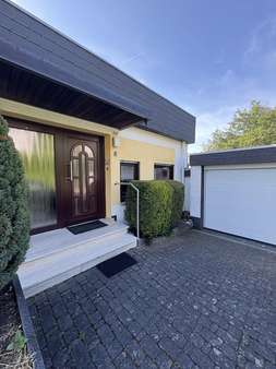 Vorderansicht Vorderansicht - Einfamilienhaus in 56077 Koblenz mit 124m² kaufen