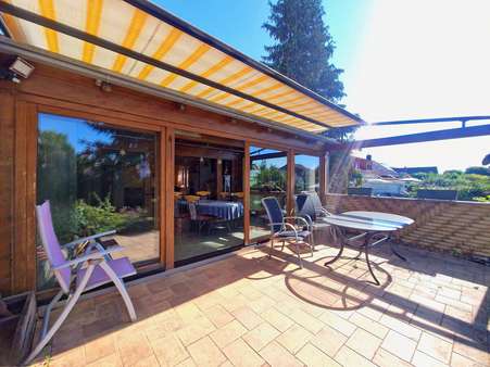 Terrasse mit Wintergarten Terrasse mit Wintergarten - Einfamilienhaus in 56220 Kaltenengers mit 108m² kaufen