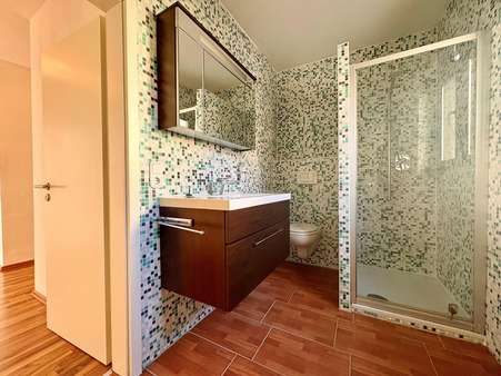 Badezimmer - Erdgeschosswohnung in 56170 Bendorf mit 100m² kaufen