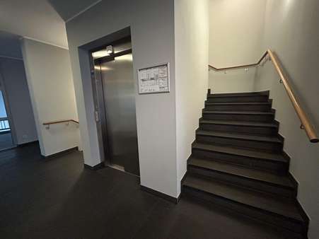 Treppenhaus - Büro in 56068 Koblenz mit 168m² mieten