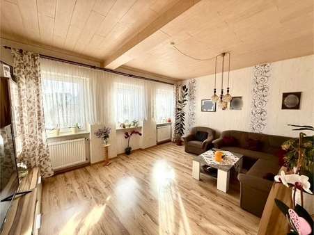 Wohnzimmer - Einfamilienhaus in 56072 Koblenz mit 135m² kaufen