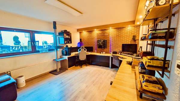 Wohnzimmer Wohnzimmer - Souterrain-Wohnung in 56218 Mülheim-Kärlich mit 96m² kaufen