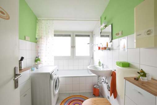 Badezimmer Wohnung DG - Mehrfamilienhaus in 56077 Koblenz mit 420m² kaufen