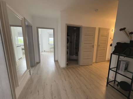 Diele_Bad - Etagenwohnung in 56072 Koblenz mit 89m² kaufen