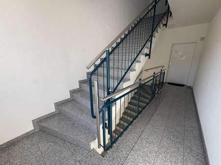Treppenhaus - Dachgeschosswohnung in 56626 Andernach mit 79m² kaufen