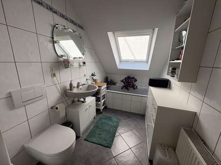 Bad - Dachgeschosswohnung in 56626 Andernach mit 79m² kaufen