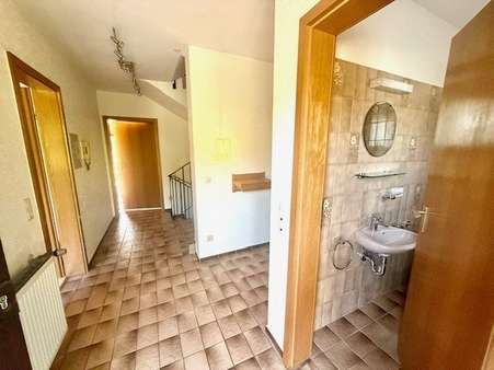Flur - Reihenmittelhaus in 56077 Koblenz mit 150m² kaufen