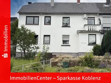 Renovierungsbedürftiges Ein- bis Zweifamilienwohnhaus mit Hanggrundstück in Koblenz-Niederberg