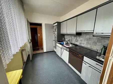 Renovierungsbedürftiges Ein- bis Zweifamilienwohnhaus mit Hanggrundstück in Koblenz-Niederberg