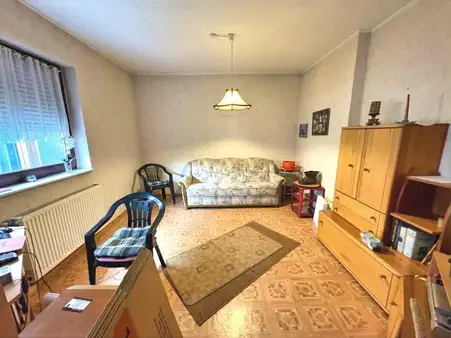 Renovierungsbedürftiges Ein- bis Zweifamilienwohnhaus mit Hanggrundstück in Koblenz-Niederberg