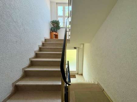 Treppenhaus Treppenhaus - Mehrfamilienhaus in 56077 Koblenz mit 564m² kaufen