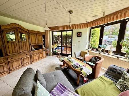 Wohnzimmer - Souterrain-Wohnung in 56075 Koblenz mit 103m² kaufen