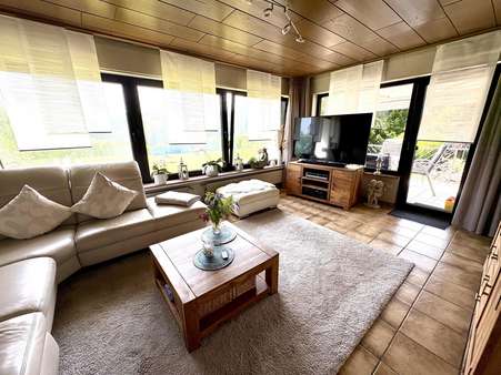 Wohnzimmer Wohnzimmer - Zweifamilienhaus in 56072 Koblenz mit 211m² kaufen