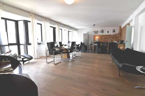 Wohnen Wohnen - Etagenwohnung in 56068 Koblenz mit 135m² kaufen