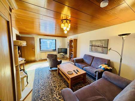 Obergeschoss Wohnzimmer - Zweifamilienhaus in 56321 Rhens mit 242m² kaufen