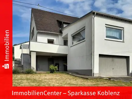 Viel Platz, viele Möglichkeiten – Doppelhaushälfte mit Anbau und Garten
