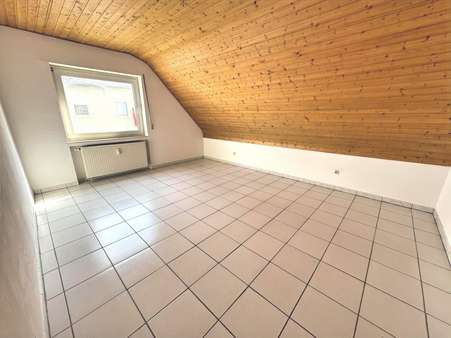 Zimmer - Mehrfamilienhaus in 56332 Wolken mit 267m² kaufen