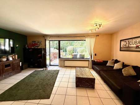 Wohnzimmer - Reihenmittelhaus in 56070 Koblenz mit 150m² kaufen