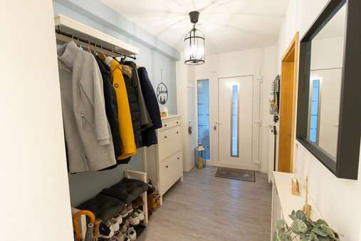 Flur Flur - Reihenmittelhaus in 56179 Vallendar mit 121m² kaufen