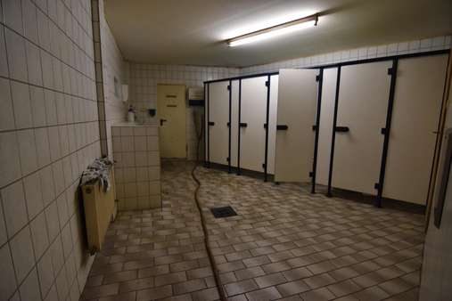 Toiletten - Halle in 56170 Bendorf mit 2614m² kaufen