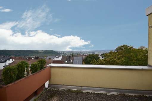 Blick ins Neuwieder Becken - Penthouse-Wohnung in 56075 Koblenz mit 74m² kaufen