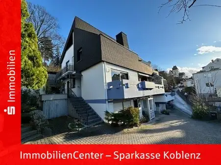 Großzügiges Wohnhaus mit Rheinblick
