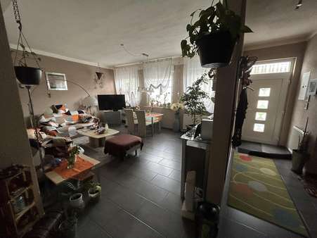 Wohnzimmer EG - Mehrfamilienhaus in 56322 Spay mit 265m² als Kapitalanlage kaufen