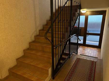 Treppenhaus - Appartementhaus in 56179 Niederwerth mit 410m² als Kapitalanlage kaufen