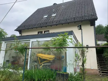 Preisreduzierung - Gemütliches Wohnhaus mit idyllischem Gartengrundstück 