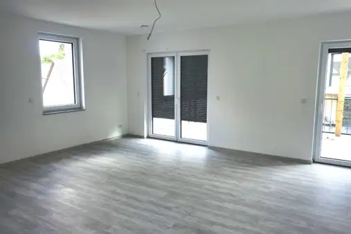 NEUWERTIGE 4-ZIMMER-ETW IM 1. OG!!! - Mit Balkon, Wärmepumpe, Keller u. 2 Stellplätzen!