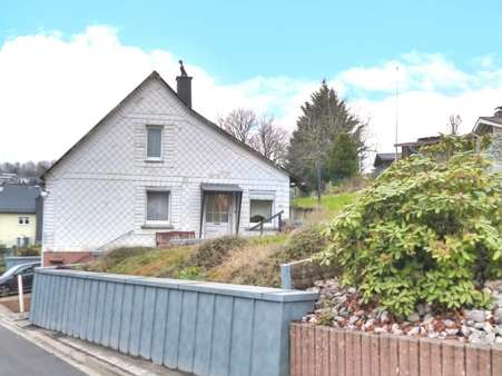 Straßenansicht Straßenansicht - Einfamilienhaus in 56477 Rennerod mit 77m² kaufen