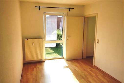 Schlafzimmer - Dachgeschosswohnung in 56410 Montabaur mit 53m² kaufen