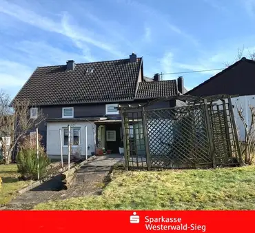 Handwerker aufgepasst - charmantes Fachwerkhaus mit großem Gartengrundstück 