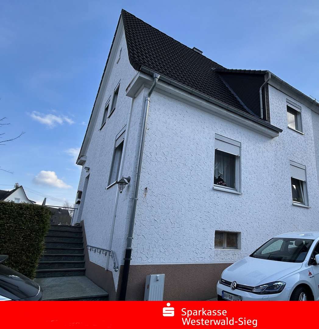 Straßenansicht - Doppelhaushälfte in 57537 Wissen mit 81m² kaufen