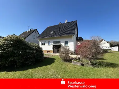 Gemütliches Einfamilienhaus mit Carport und großem Garten in ruhiger Lage