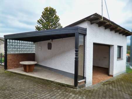 Große Garage mit Terrasse - Resthof in 57627 Marzhausen mit 131m² kaufen