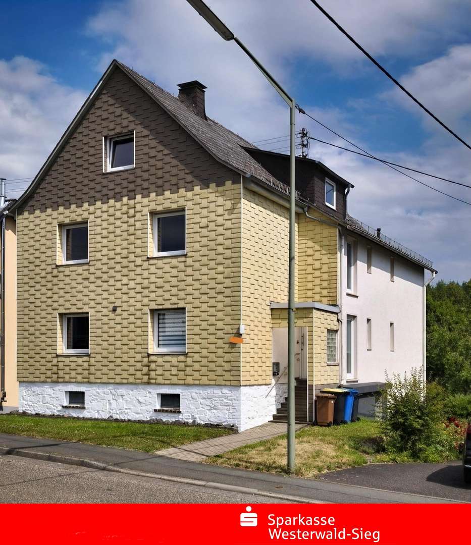 Zweifamilienhaus in 57581 Katzwinkel mit 200m² kaufen