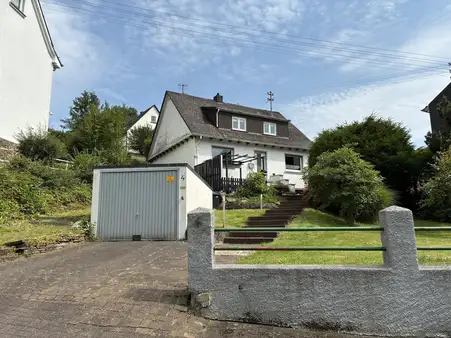Solides familienfreundliches Einfamilienhaus Nähe Betzdorf 