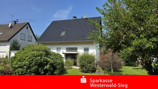 Gemütliches Einfamilienhaus mit Carport und großem Garten in ruhiger Lage