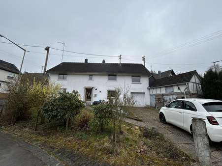Straßenansicht - Einfamilienhaus in 57638 Schöneberg mit 164m² kaufen