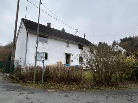 Straßenansicht - Einfamilienhaus in 57638 Schöneberg mit 164m² kaufen