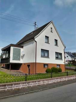 Straßenansicht - Einfamilienhaus in 56470 Bad Marienberg mit 94m² kaufen