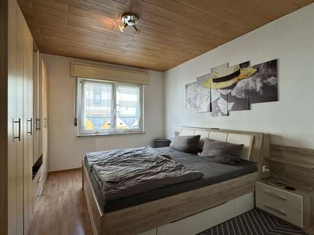 Schlafzimmer EG - Mehrfamilienhaus in 56564 Neuwied mit 200m² kaufen