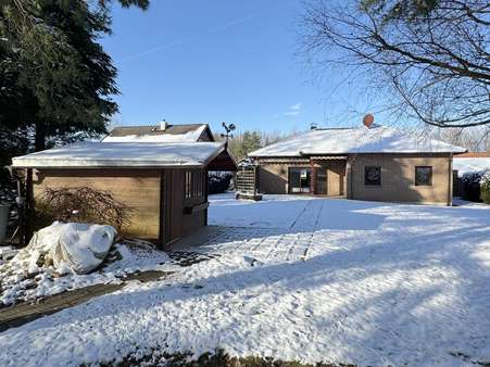 Blick aus dem Garten - Bungalow in 53560 Vettelschoß mit 108m² kaufen